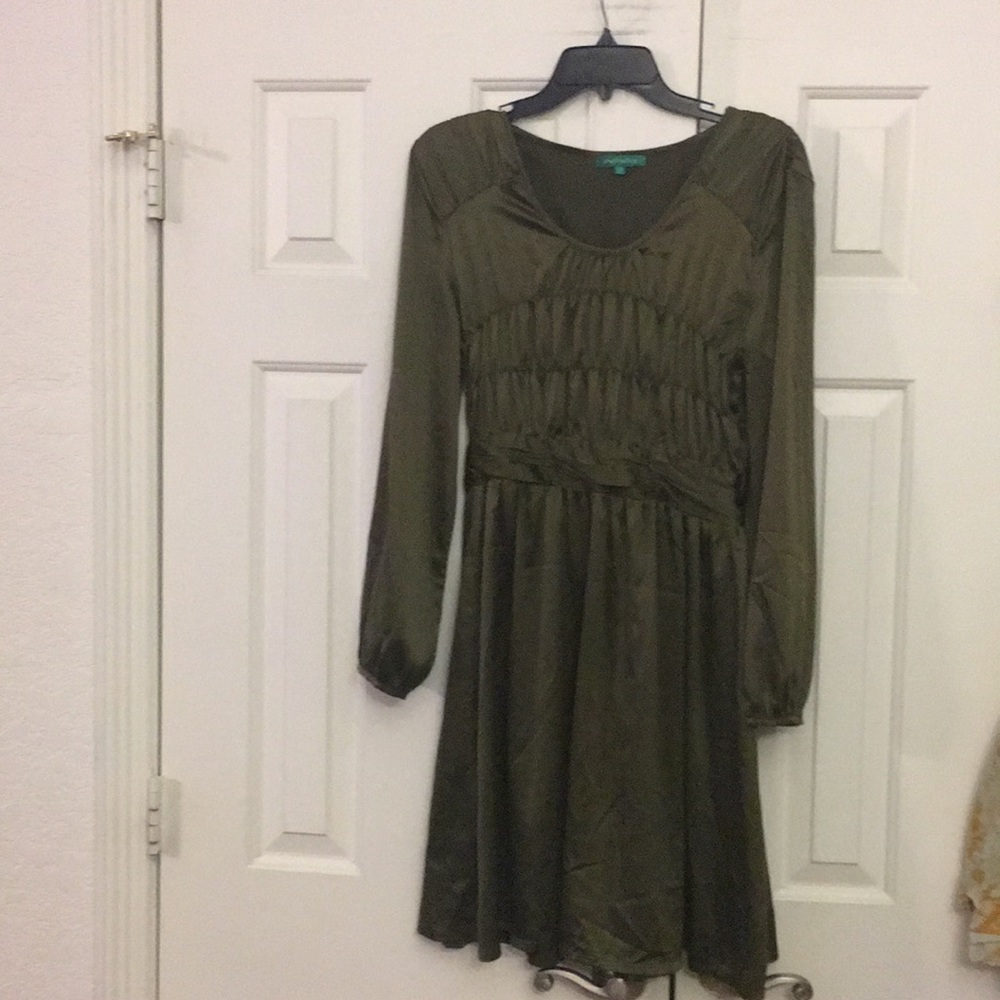 4/$50 Everyday long sleeve Dress M